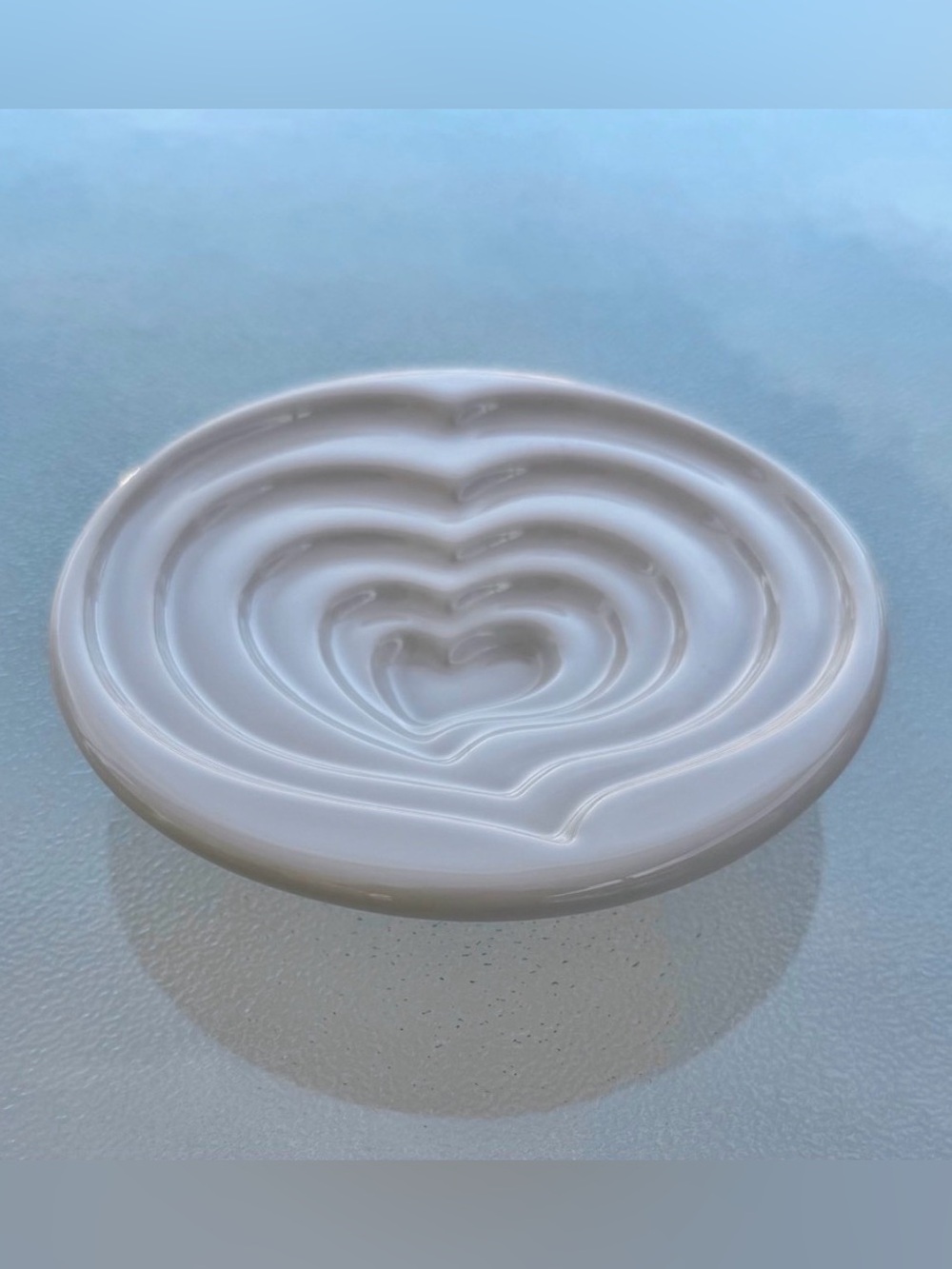 Mary Judge Terraced Heart Porcelain Ceramic Olive Oil Dipping Dish - Picture 3 of 6